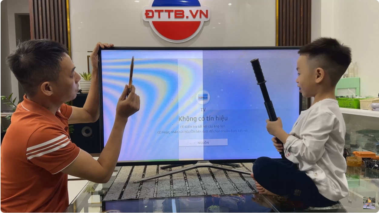 Vật cứng CÓ THỰC SỰ có thể làm hỏng TV Samsung của bạn không?